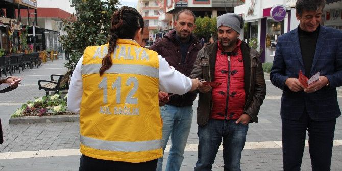 Serik’te “Yaşama Yol Ver Kampanyası” Standı