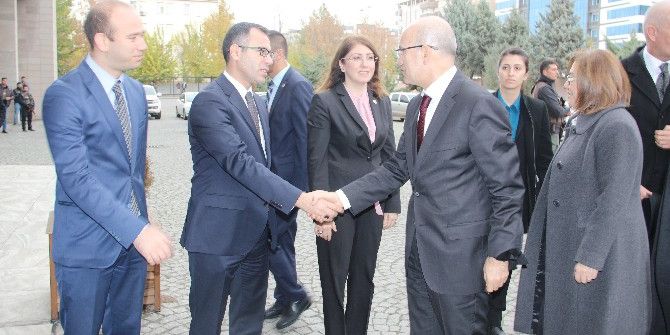 Başbakan Yardımcısı Şimşek: "Başkanlık Sistemi Türkiye’nin İki Temel Sorununu Çözecek"