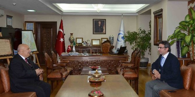 Başsavcı Karabacak, Rektör Gönüllü’yü Ziyaret Etti.