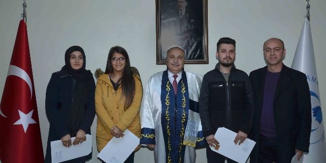 Fakülteye Birinci Olarak Yerleşenlere Kutlama Belgesi