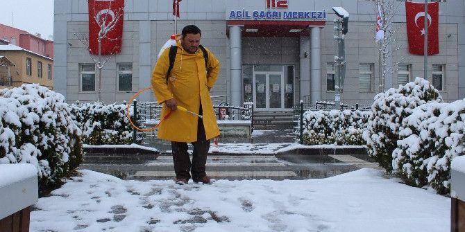 Niğde Belediyesi Kara Solüsyonlamayla Müdahale Ediyor