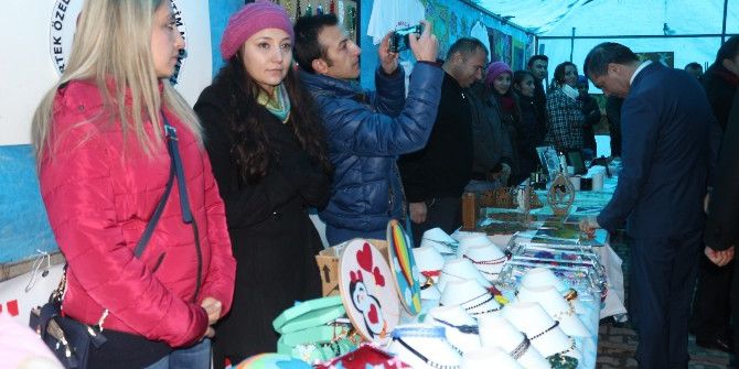 Engellilerden Resim Sergisi