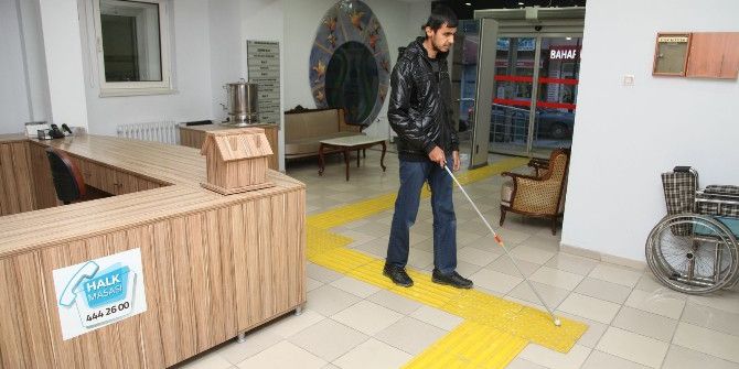 Odunpazarı Belediyesi Engelleri Kaldırmaya Devam Ediyor