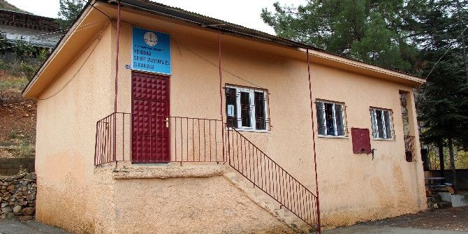 Öğretmen Öğrencilere Akrep Yedirdi İddiası