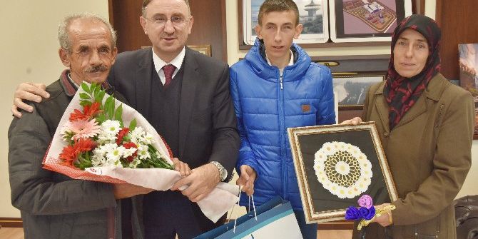 Engelliler Günü’nde Anlamlı Ziyaret