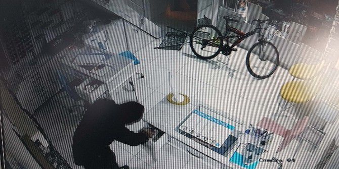 Aynı İş Yerini Yarım Saat Arayla Soydular