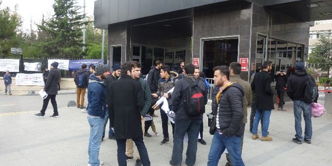 Öğrencilerden "Halep" Protestosu