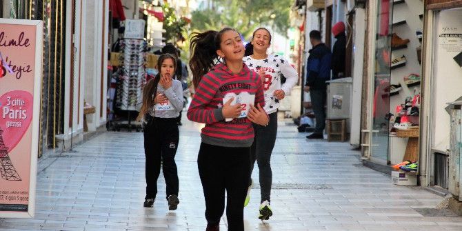 Hazırlık Koşusunda Öğrenciler Nefes Nefese Kaldı