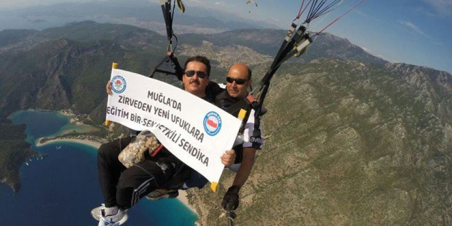 Yetkiyi Havada Kutladı