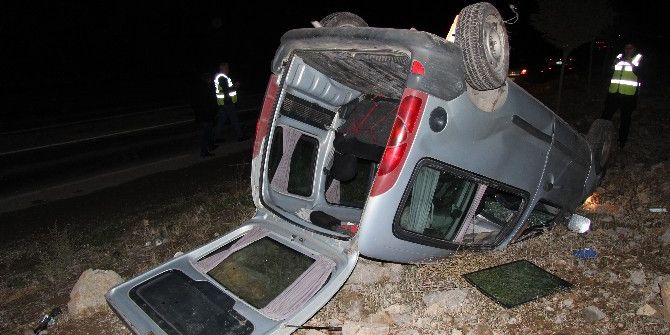 Ticari Araç Takla Attı, 1 Kişi Yaralandı