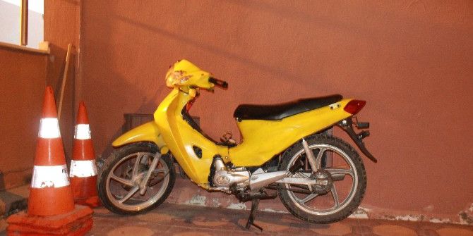 Motosiklet Hırsızlarını İzinli Polis Yakaladı