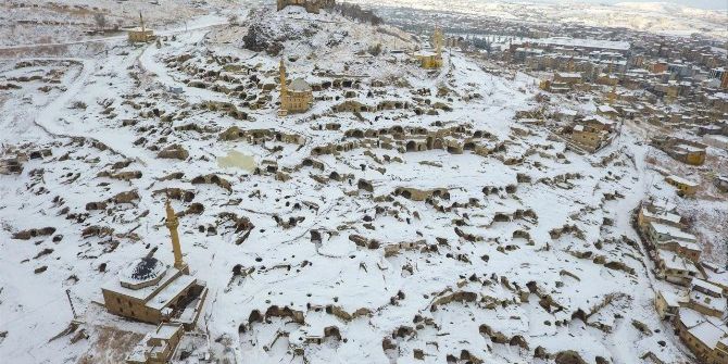 Dünyanın En Büyük Yeraltı Şehri Karla Kaplandı