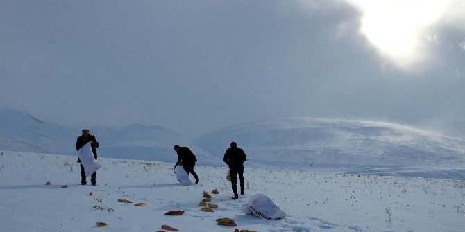 ‘Binbir Hatim’ Anısına Doğaya 1001 Ekmek Bıraktılar