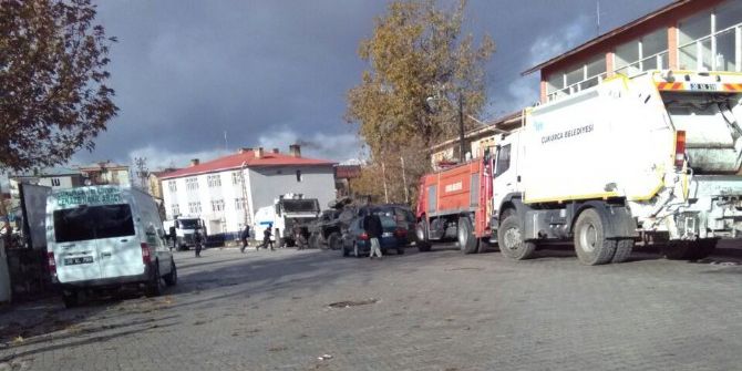 Çukurca Belediyesine Operasyon: 9 Gözaltı