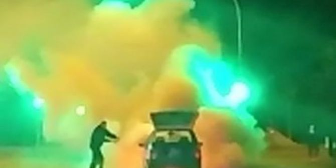 Alev Alan Otomobil Tamamen Yandı