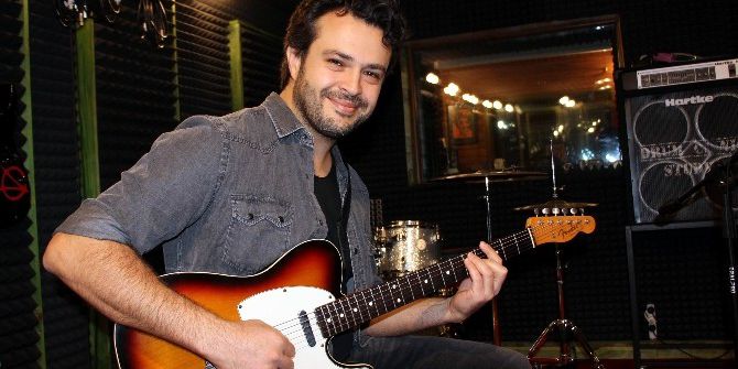 Plastik Cerrahın İlk Klibi Yoğun İlgi Gördü