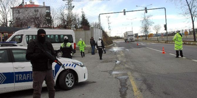 Van’da ’Kış Lastiği’ Uygulaması