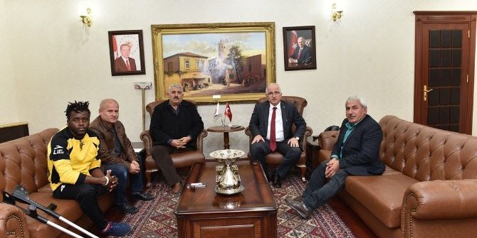 Bedensel Engellilerden Vali Tuna’ya Ziyaret