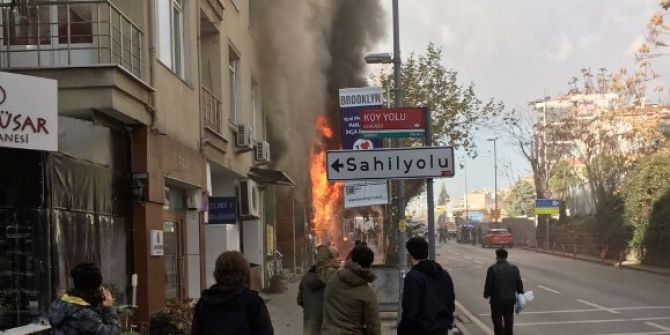 Kadıköy’de Türkü Bar’da Yangın Paniği