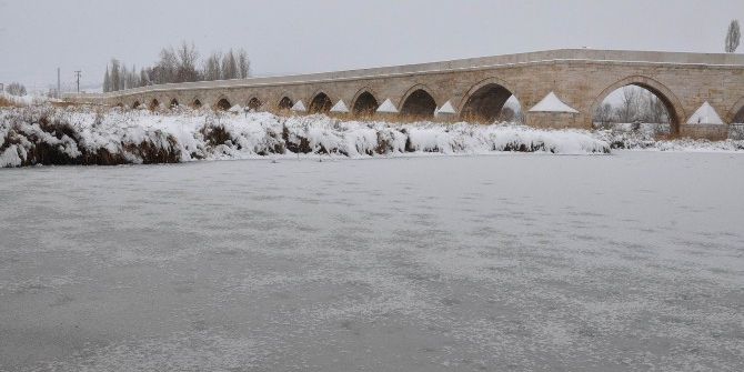 Kızılırmak Buz Tuttu