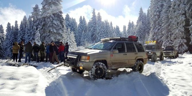 Karda Mahsur Kalan 3 Kişi Kardoof Tarafından Kurtarıldı