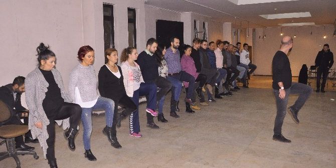 Halkoyunlarına Yeni Soluk