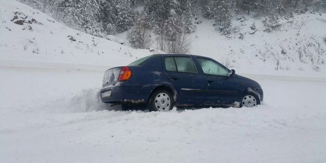 Kastamonu - Karabük Karayolunda Ulaşıma Kar Engeli