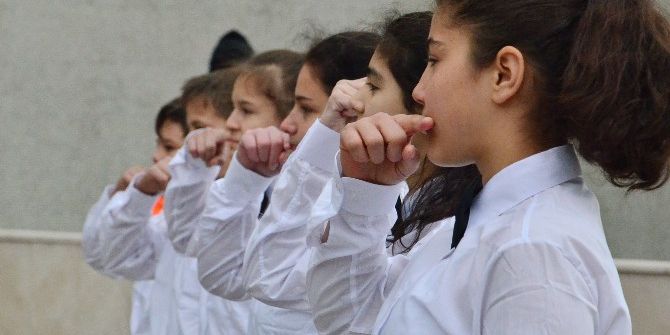 İşaret Diliyle İstiklal Marşı’nı Okudular