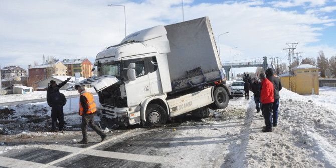 Eleşkirt’te Trafik Kazası; 1 Yaralı