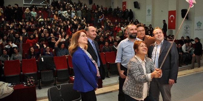 Sahrap Soysal Ve Gökmen Sözen Neü’lü Öğrencilerle Bir Araya Geldi