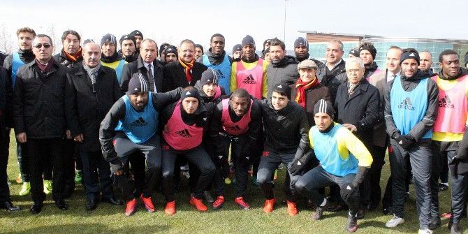 Bakan Özhaseki Kayserispor’u Ziyaret Etti