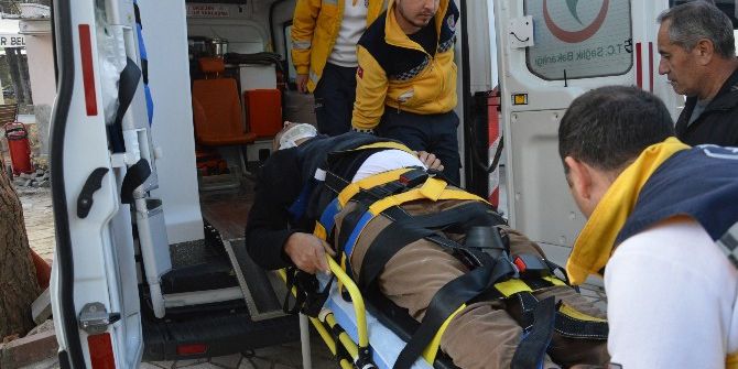 Araç Muayene İstasyonun Kanalına Düşen Şahıs Yaralandı