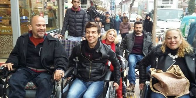 Tekerlekli Sandalyede Zorlu Mücadele