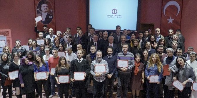 Başarılı Öğrenciler Belgelerini Anadolu Üniversitesi Rektörü Gündoğan’dan Aldı