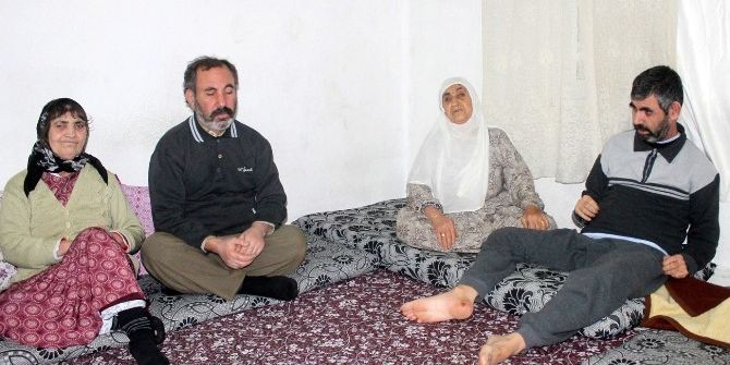 Fedakar Anne 60 Yıldır Engelli Çocuklarına Özenle Bakıyor