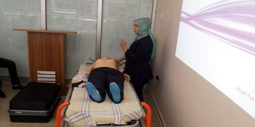Hastane Personellerine Kalp Krizi Ve Yaralılara Müdahale Eğitimi Verildi