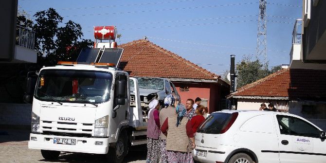 Polisin El Koyduğu İcralık Aracı Parçaladılar