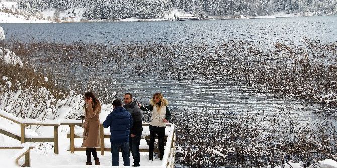 Abant Beyaz Örtüyle Kaplandı