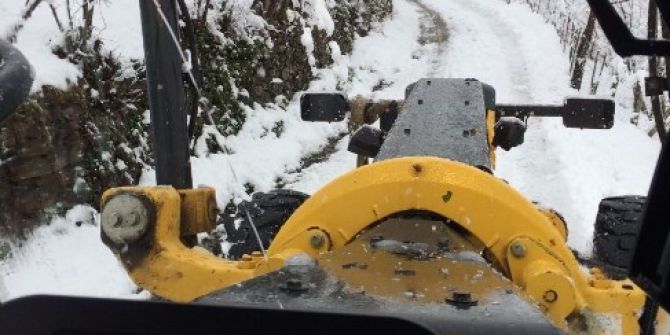 Kar Nedeniyle Kapanan Yollar Ulaşıma Açıldı, Mahsur Kalanlar Kurtarıldı