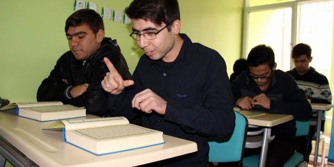 İşaret Dili İle ‘Kur’an-ı Kerim Okudular