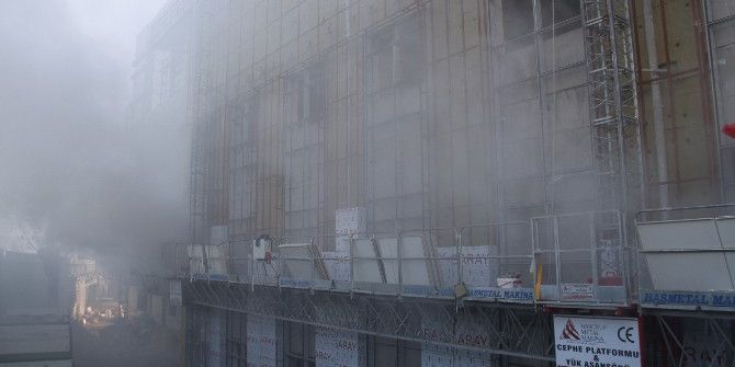 Kocaeli’de Hastanede İnşaatında Korkutan Yangın