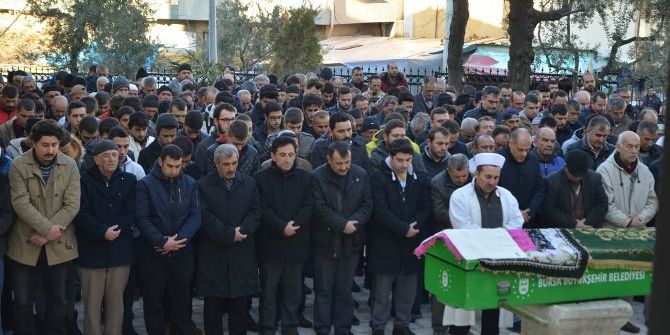 Aşkına Karşılık Vermediği İçin Öldürülen Genç Kız Toprağa Verildi