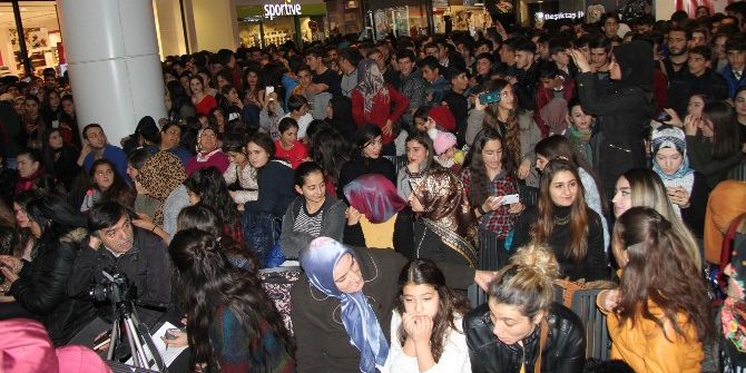 Van’da Ivana Sert İzdihamı