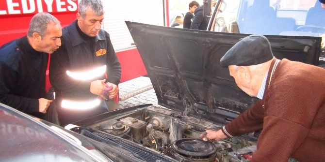 Park Halindeki Araç Alev Aldı