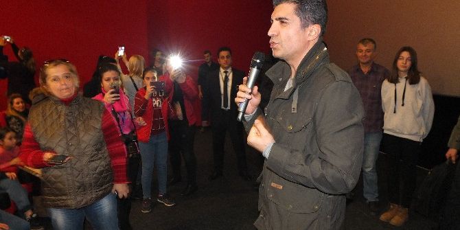 Özcan Deniz Bandırmalı Hayranlarıyla Buluştu