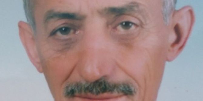 Babasını Boğazını Keserek Öldürdü