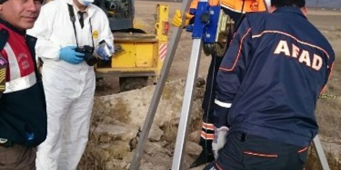 Afyonkarahisar’da Su Kuyusunda Silahla Vurulmuş 2 Kişinin Cesedi Bulundu
