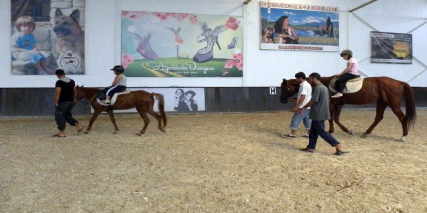 Engelli Vatandaşlara Hipoterapi Hizmeti