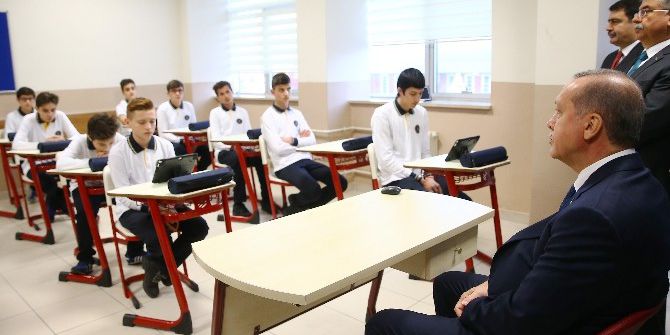 Cumhurbaşkanı Erdoğan, Kaptan Ahmet Erdoğan Anadolu İmam Hatip Lisesi Öğrencileriyle Buluştu