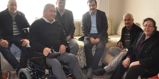 Ak Part’li Vekil Mehmet Erdem, Engelli Vatandaşı Sevindirdi
